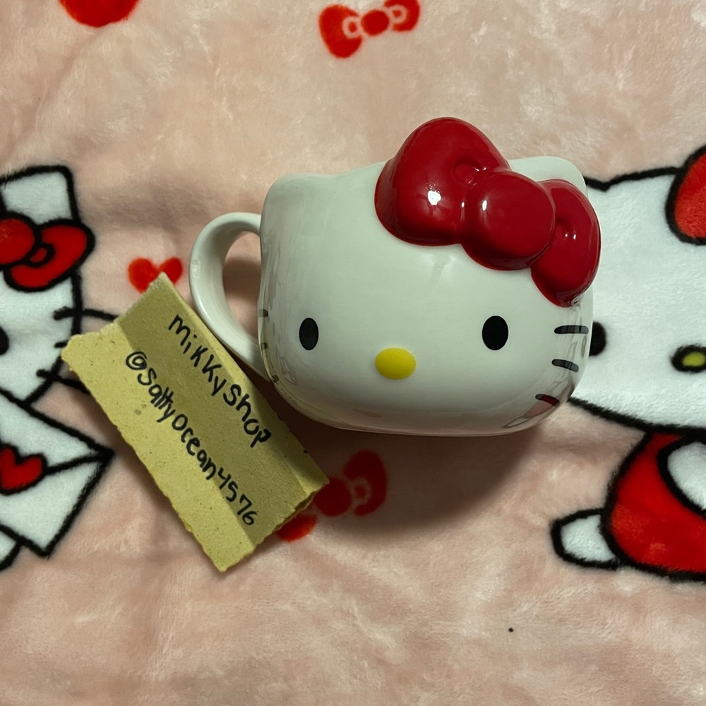 Hello kitty red mug